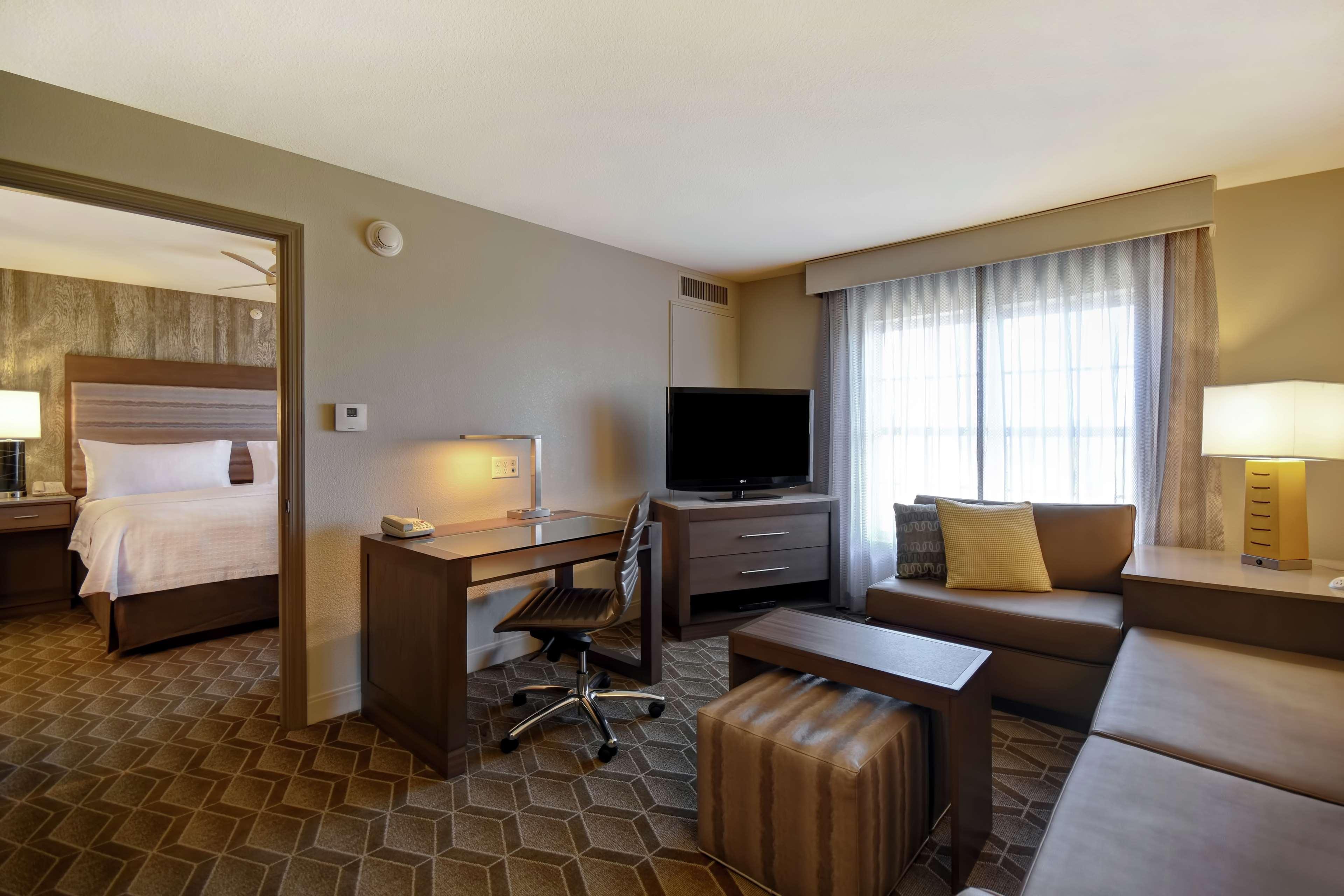 Homewood Suites By Hilton At The Waterfront Wichita Extérieur photo