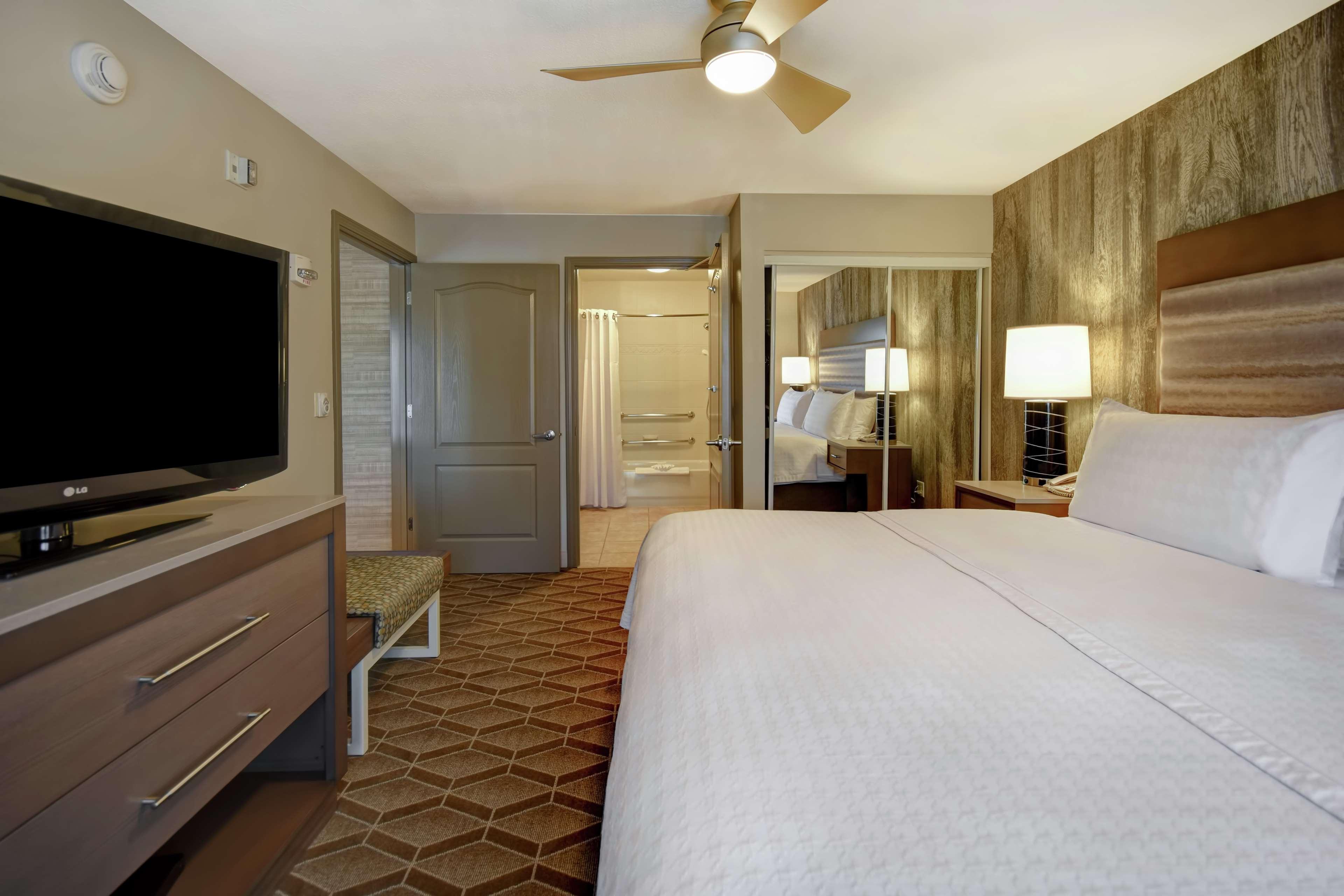 Homewood Suites By Hilton At The Waterfront Wichita Extérieur photo