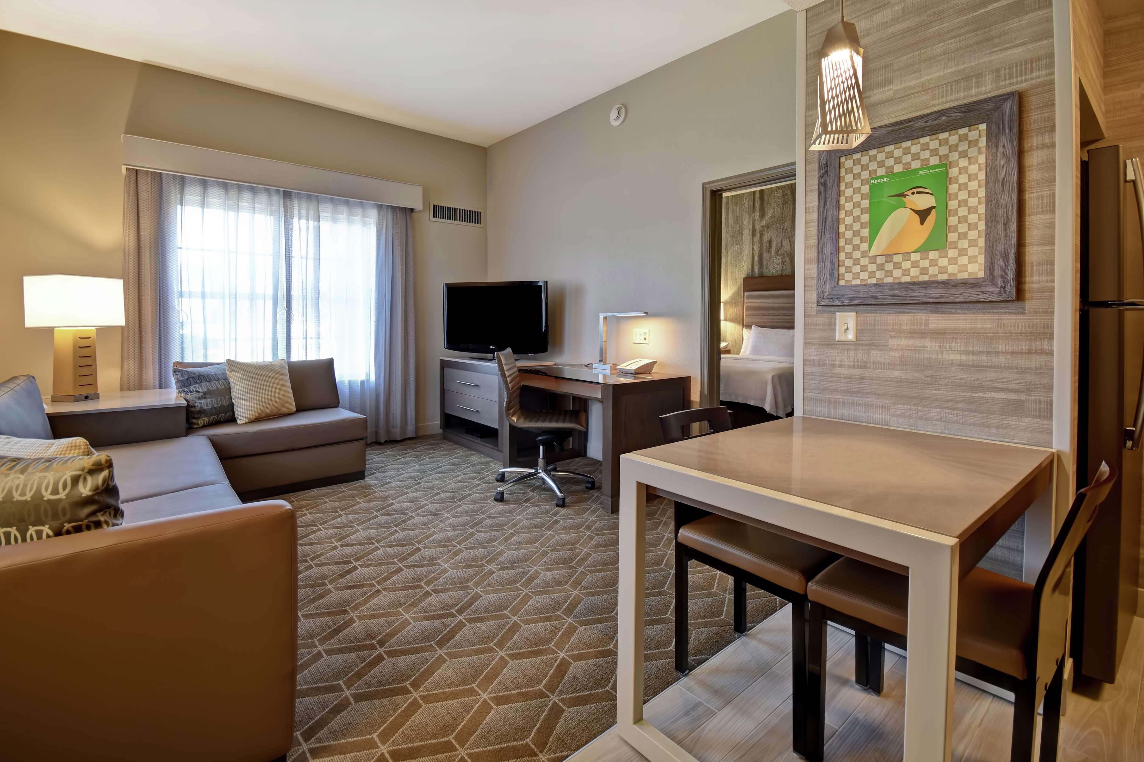 Homewood Suites By Hilton At The Waterfront Wichita Extérieur photo