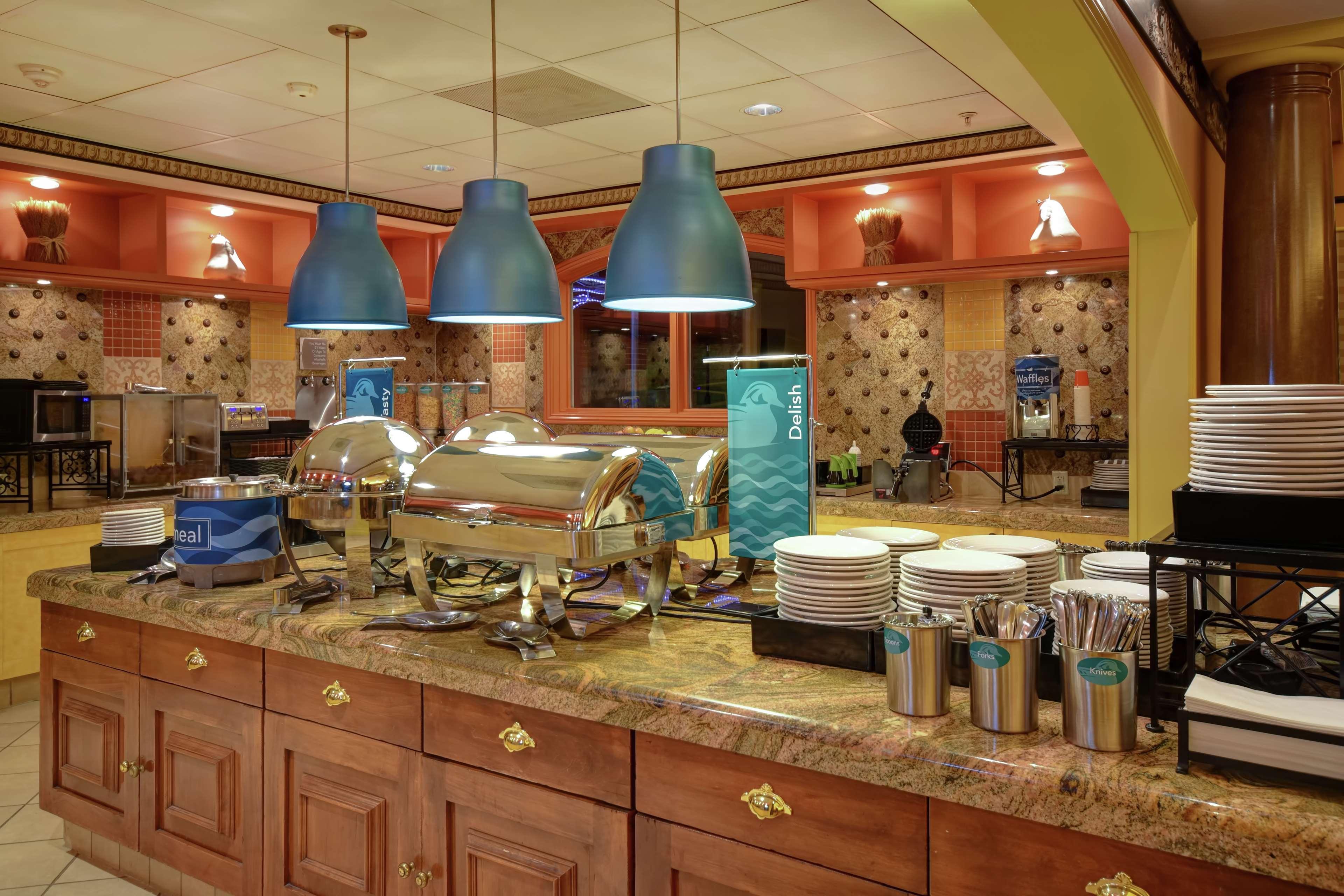 Homewood Suites By Hilton At The Waterfront Wichita Extérieur photo