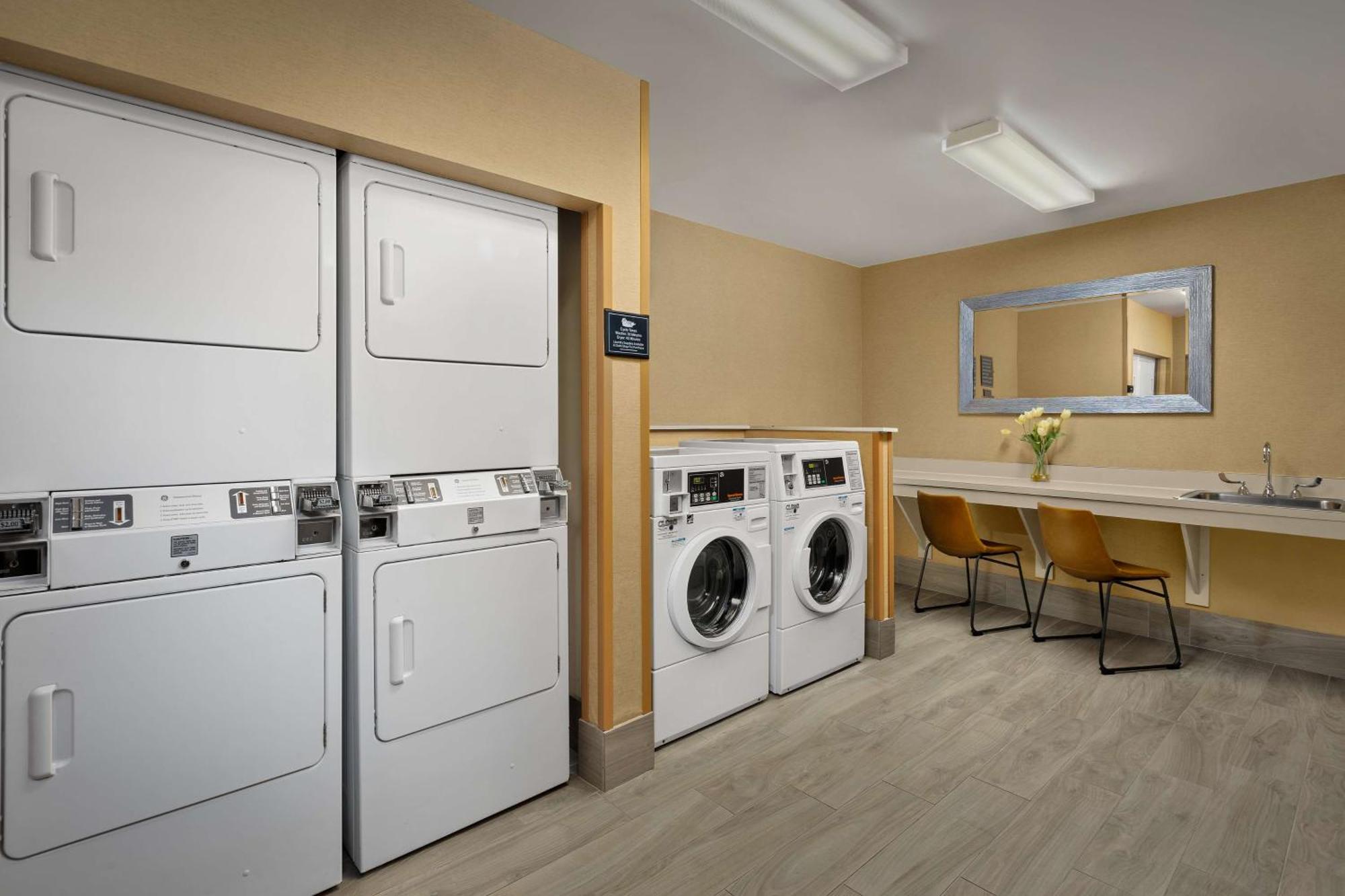 Homewood Suites By Hilton At The Waterfront Wichita Extérieur photo