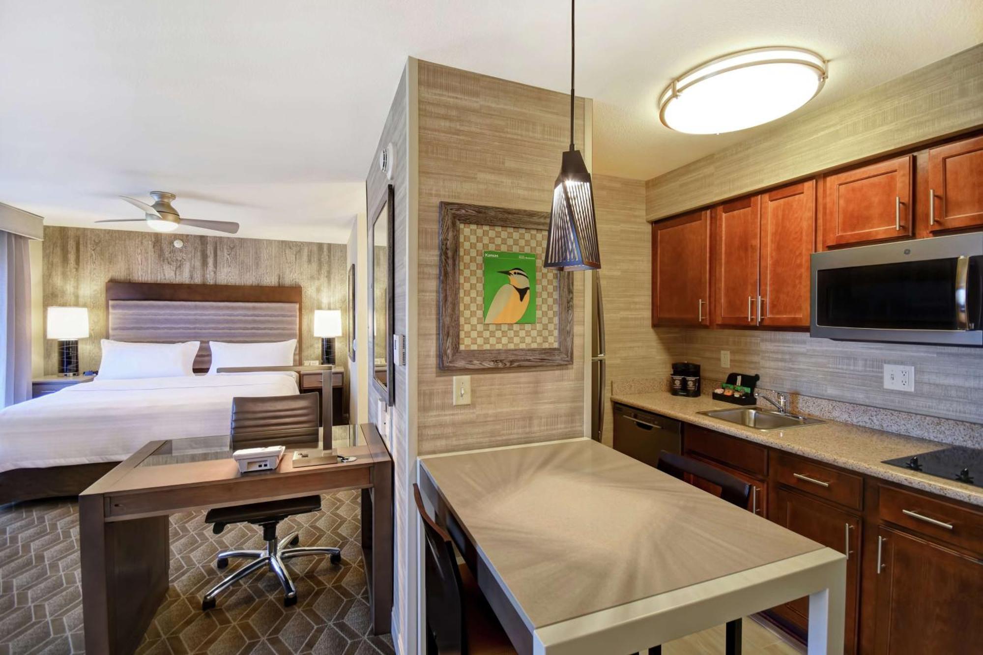 Homewood Suites By Hilton At The Waterfront Wichita Extérieur photo