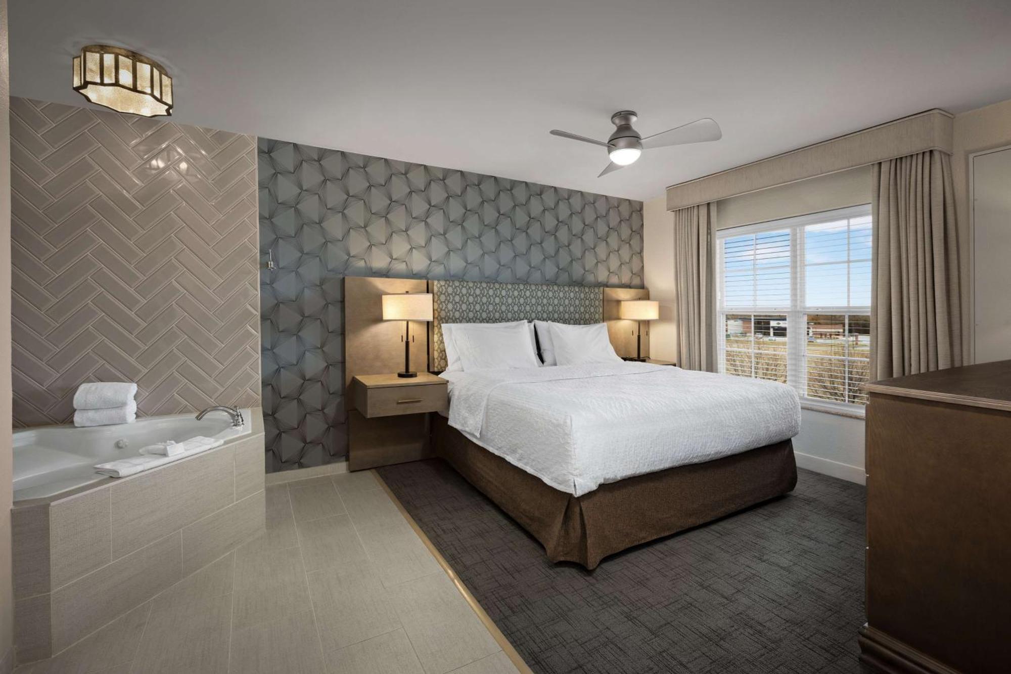 Homewood Suites By Hilton At The Waterfront Wichita Extérieur photo