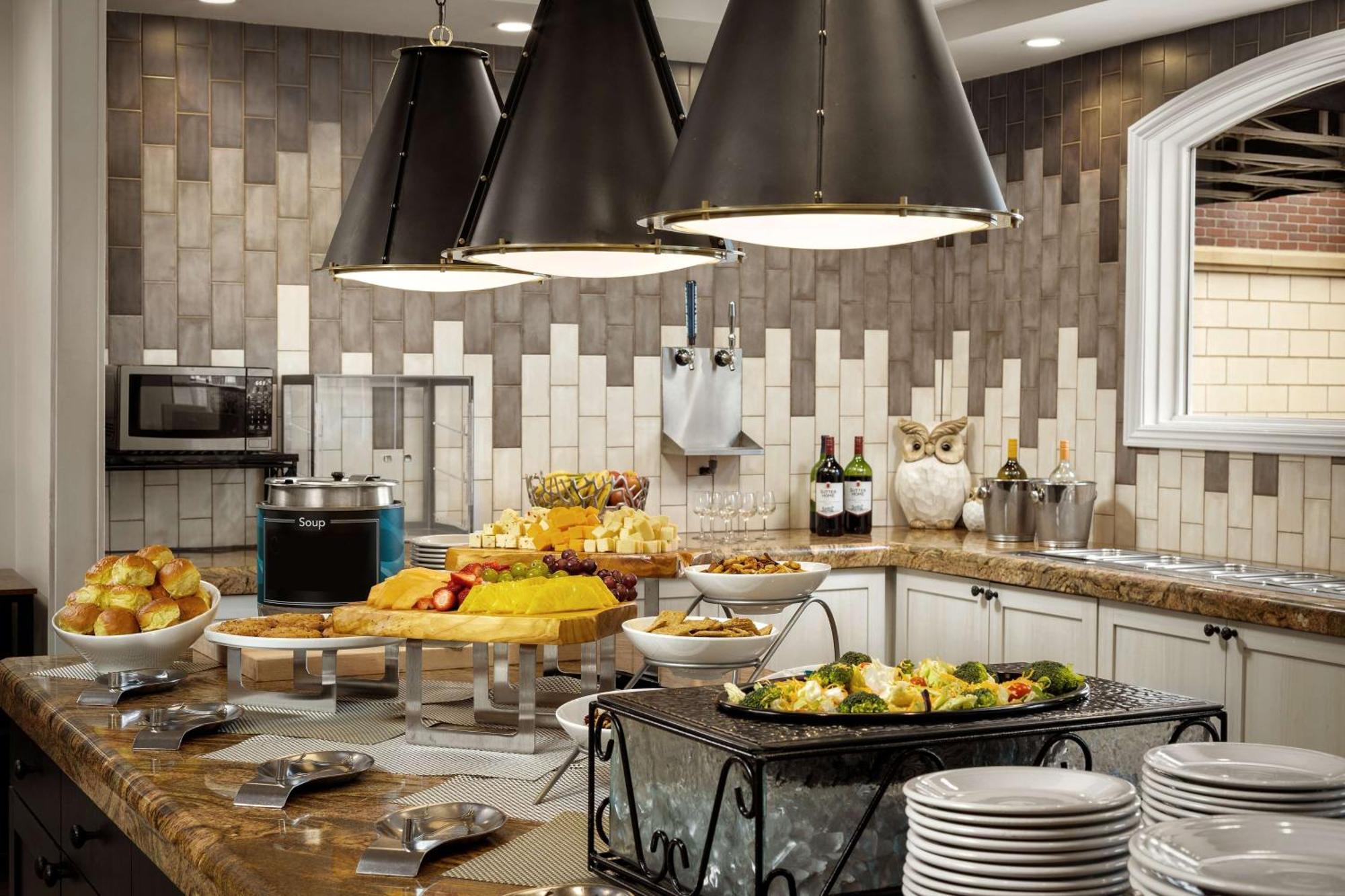 Homewood Suites By Hilton At The Waterfront Wichita Extérieur photo